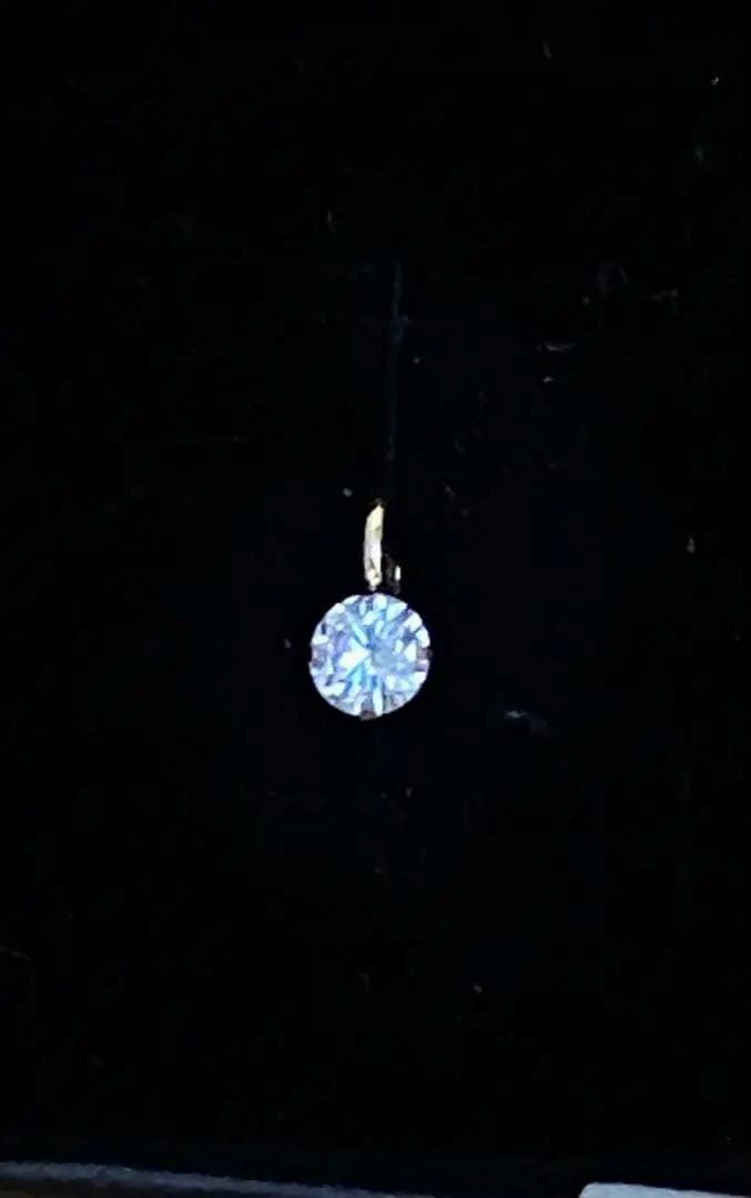 K18 5mm モアッサナイト　ペンダントトップ ダイヤチャーム