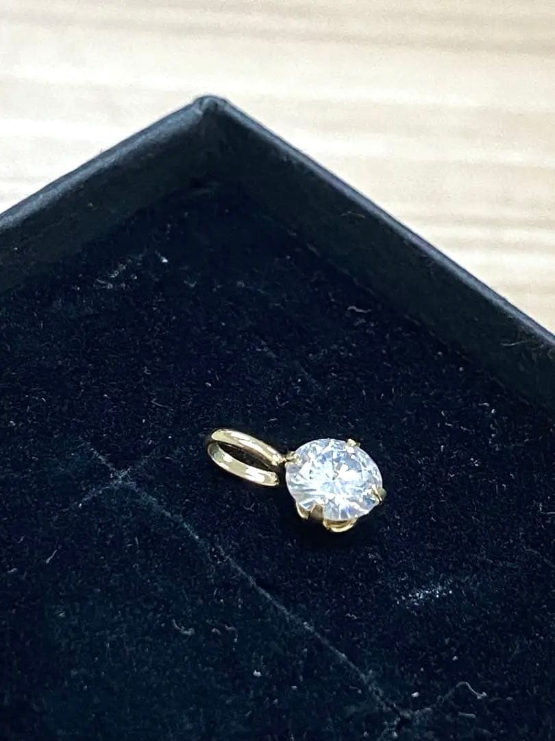 K18 5mm モアッサナイト　ペンダントトップ ダイヤチャーム