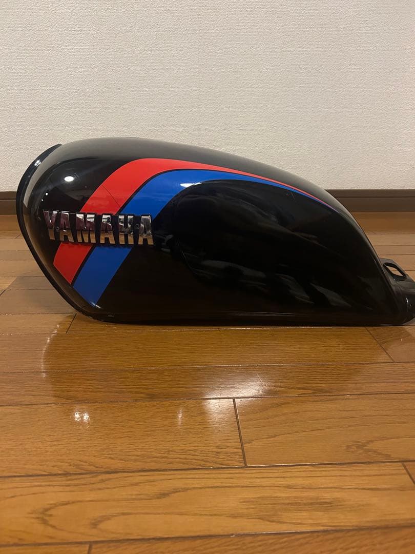 YAMAHA xj400純正タンク xj550xj400D 当時物　エンブレム付