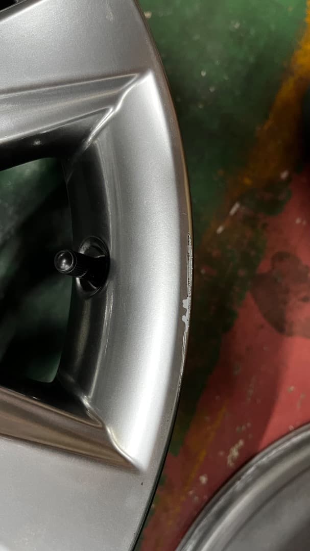 [美品] 純正LS600h 5x120 7.5 18インチ