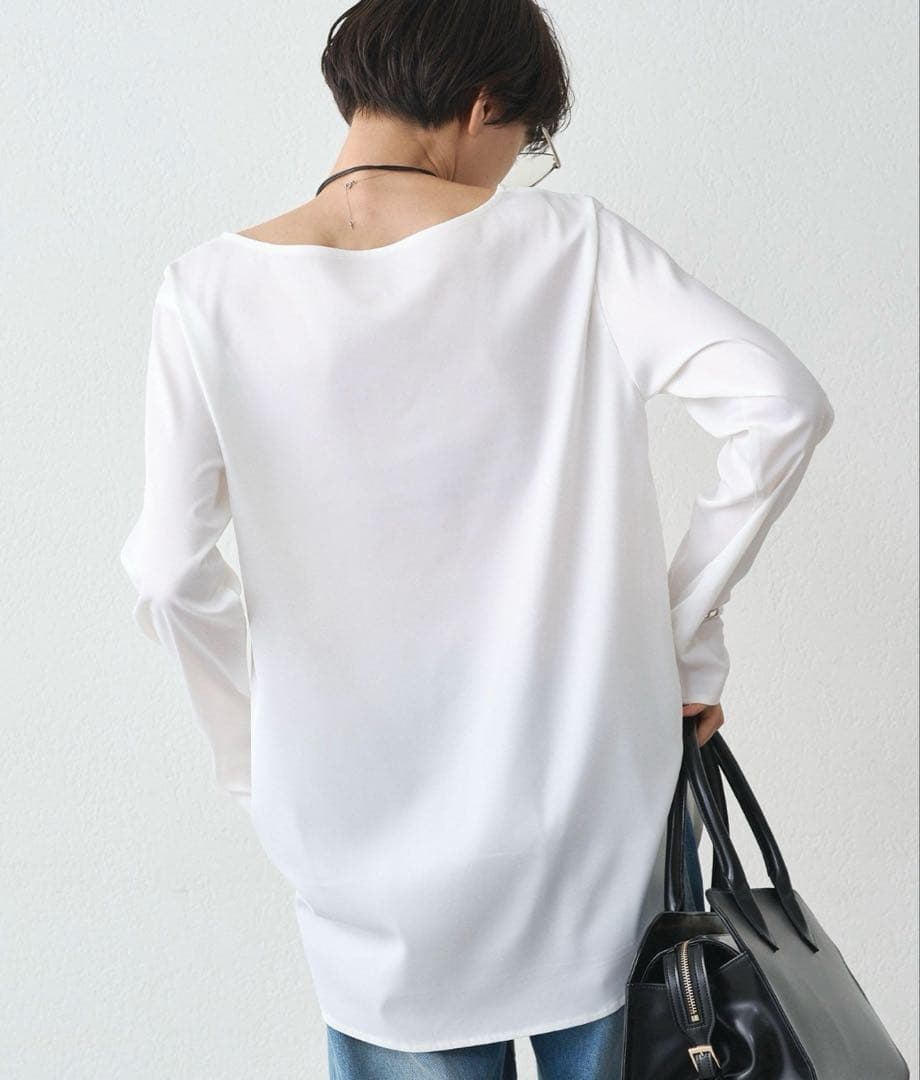 【完売品】loungedressサテンロンTブラウス