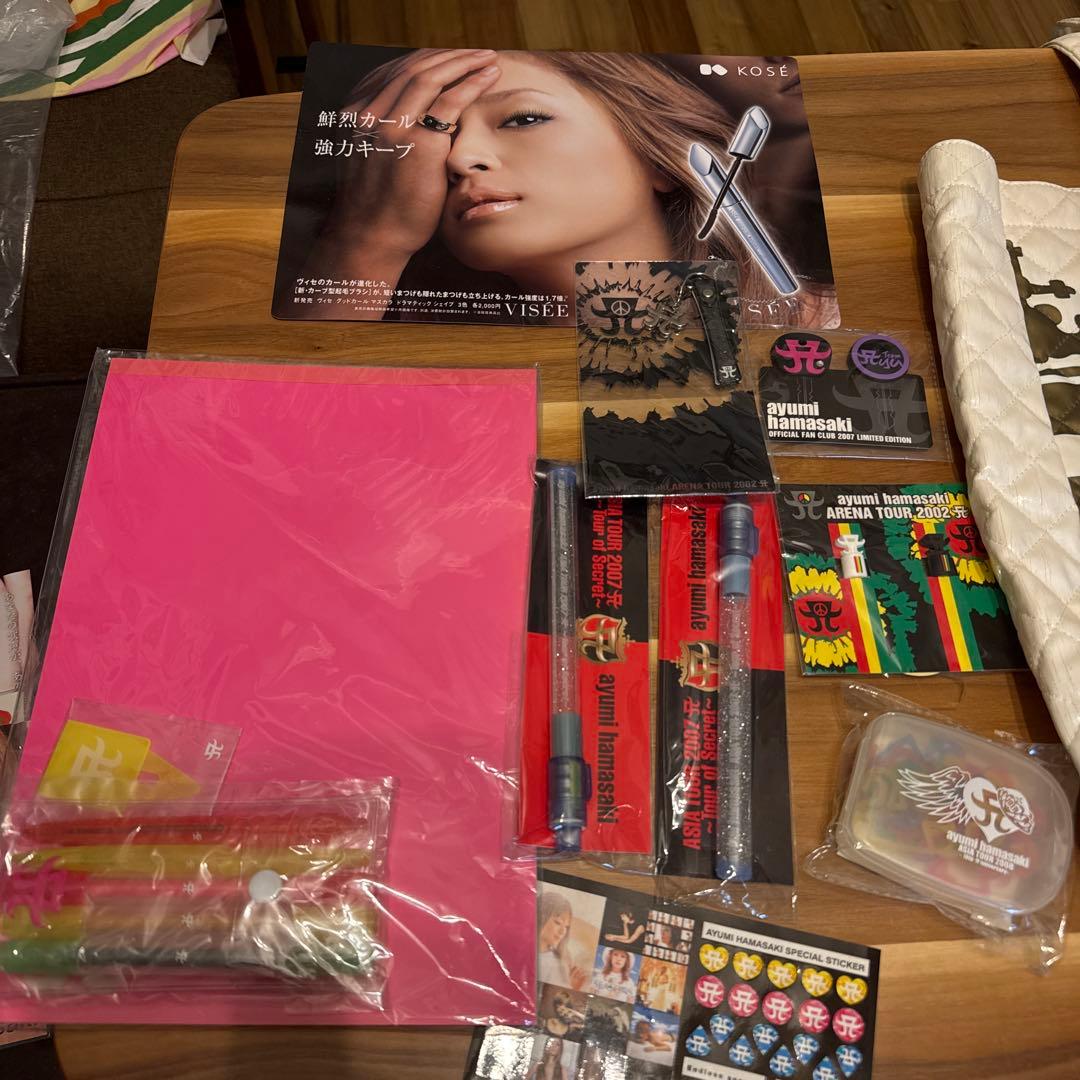 浜崎あゆみCD、DVD、写真集、本、パンフ、ライブグッズなど…