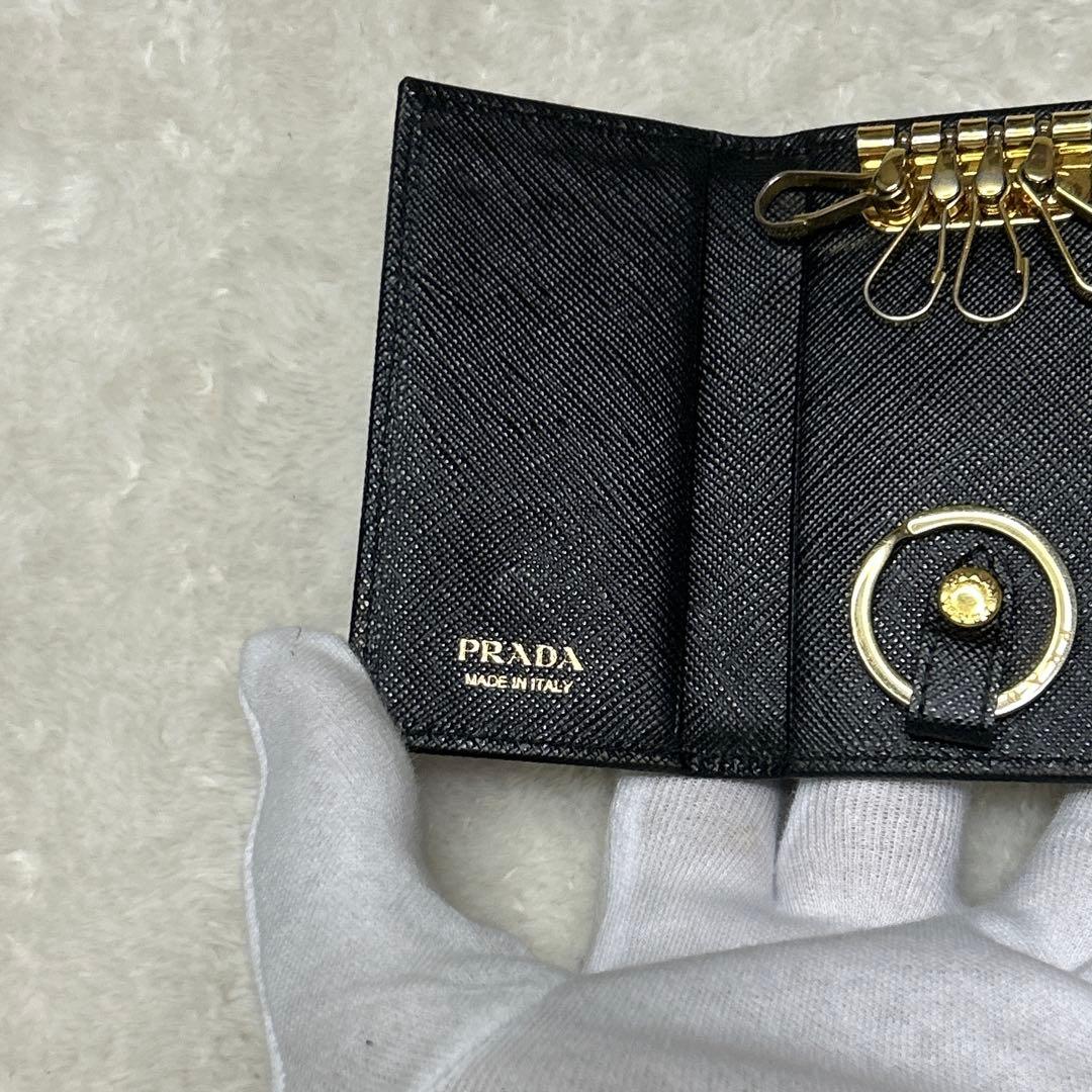 プラダ サフィアーノ 6連キーケース ブラック ロゴ金具 レザー PRADA