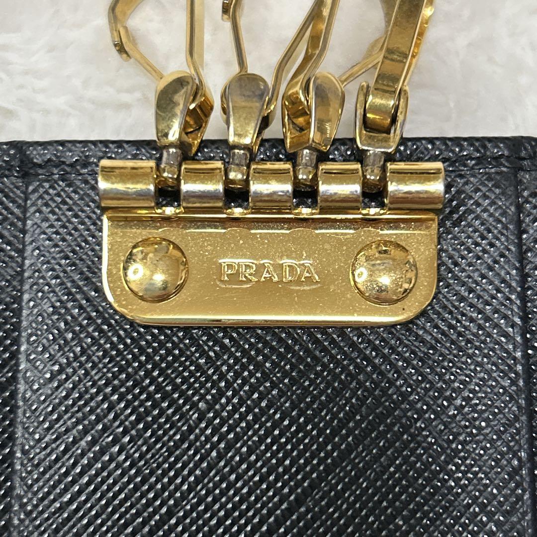 プラダ サフィアーノ 6連キーケース ブラック ロゴ金具 レザー PRADA