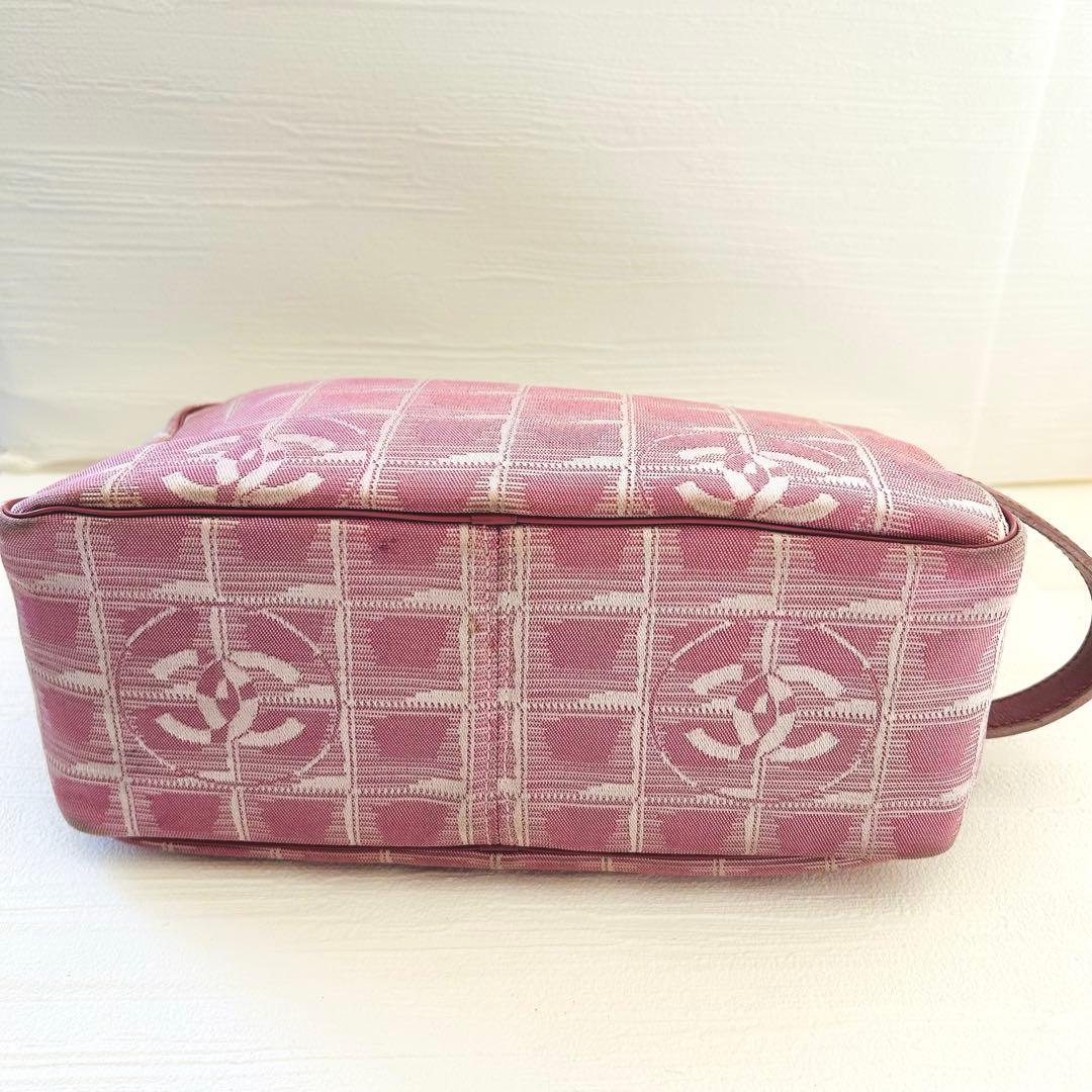 シャネル　 ニュートラベルラインイタリア製8008099