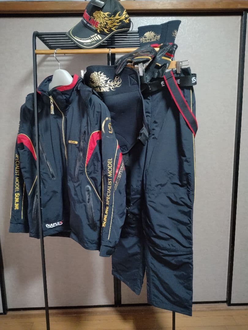 サンライン STW-1403 ステータス・ディアプレックスウォームアップスーツ