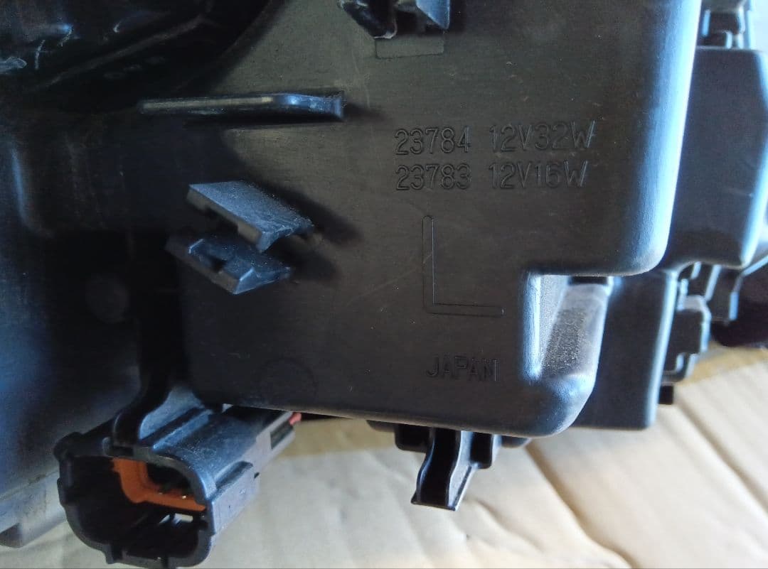 日産セレナC27 後期純正 左ヘッドライト KOITO 100-23784