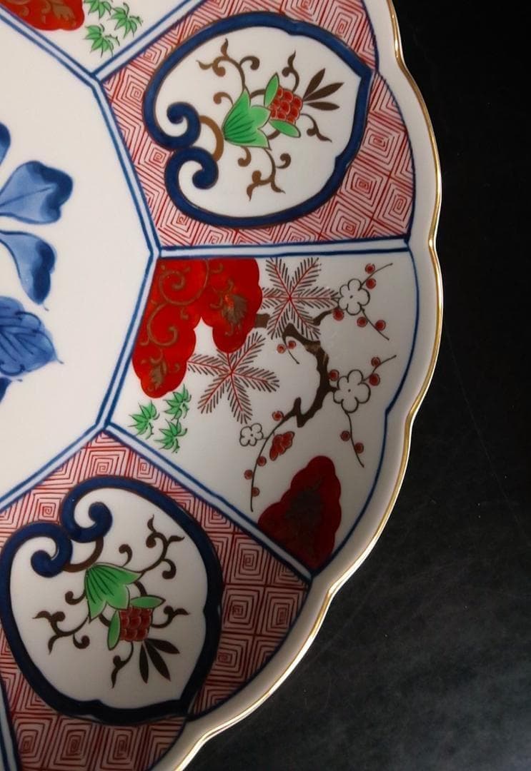 新品 有田焼 染錦輪花大皿 金彩赤絵 古伊万里様式