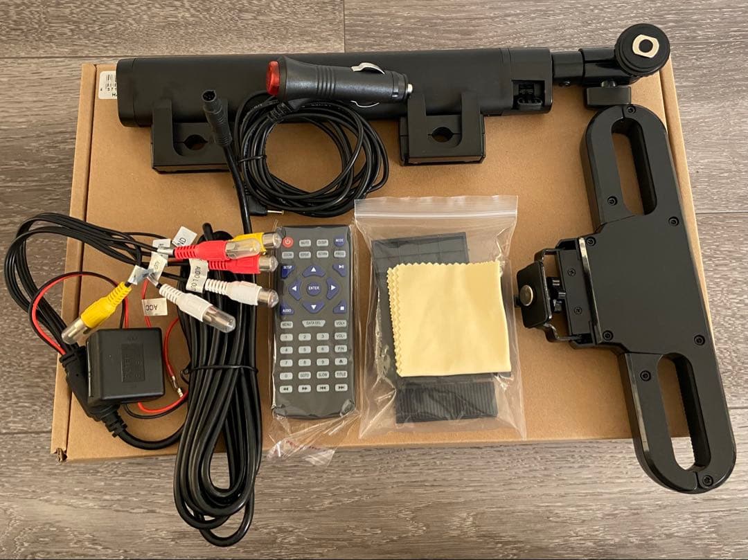 11.6インチ　ヘッドレストモニター　DVD内蔵