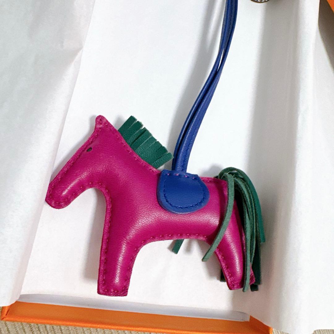 エルメス ロデオ チャーム PM ローズパープル