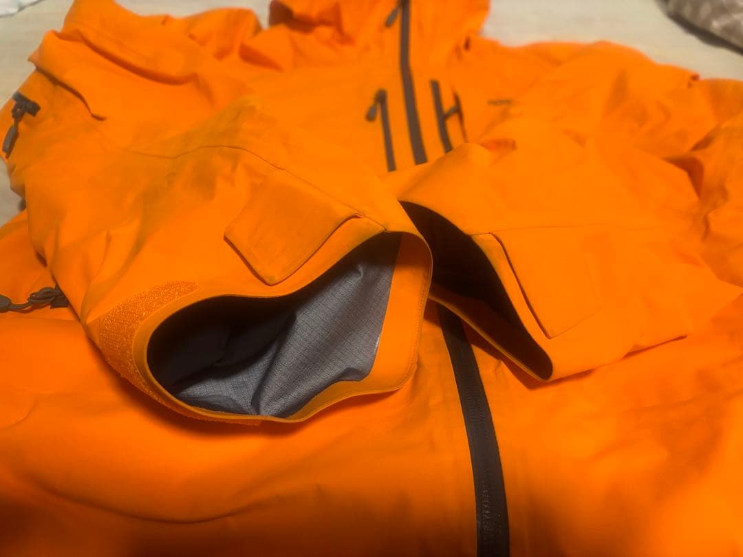 ノローナ ロフォテン ゴアテックス プロ ジャケットパンツセット