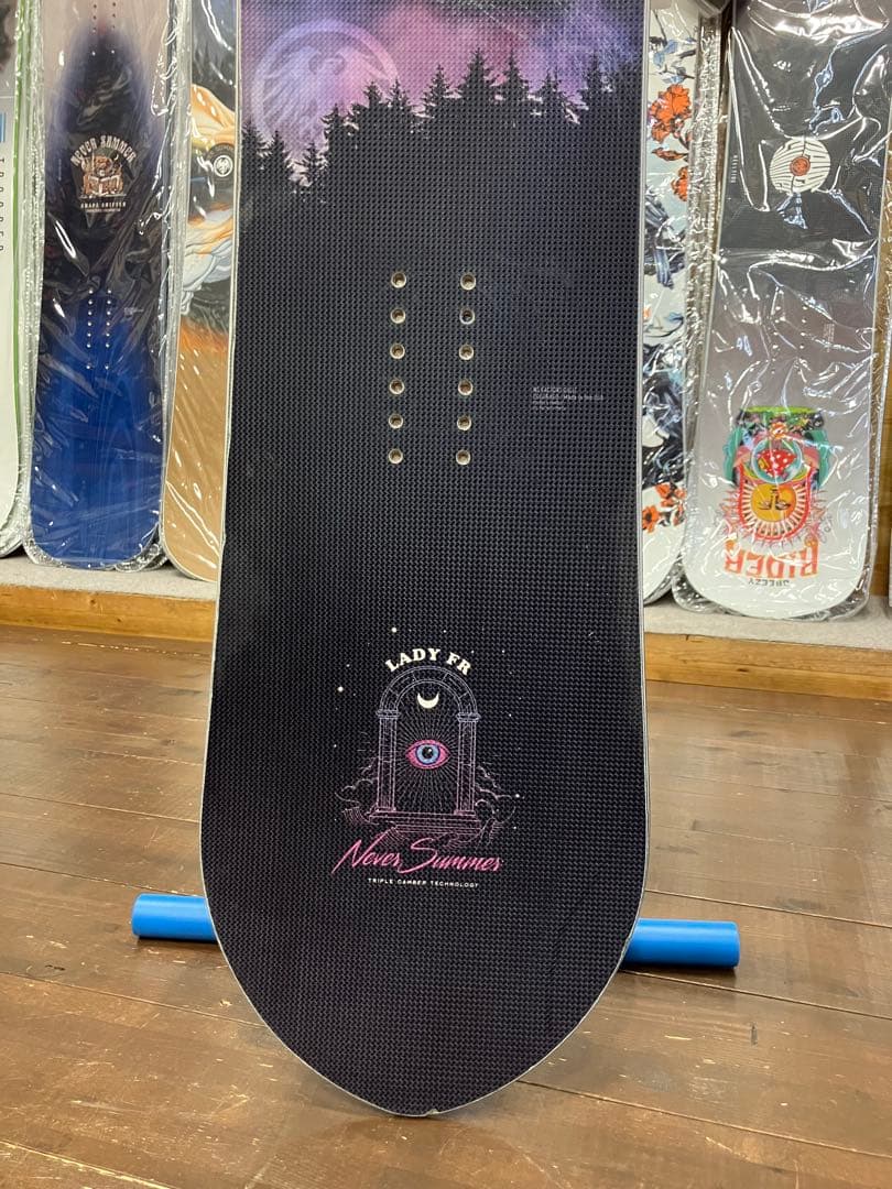 【used】22-23 NEVER SUMMER LADY FR 144