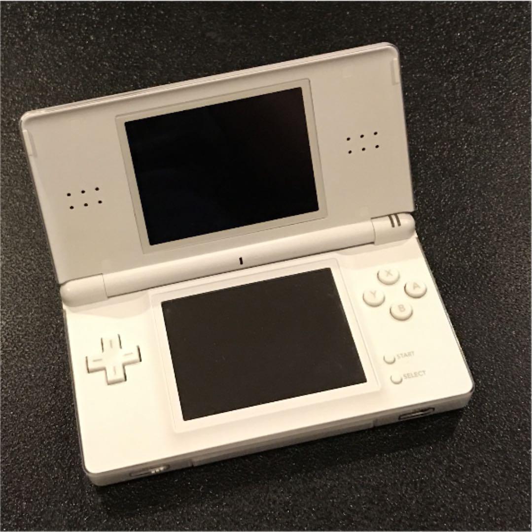 【中古品】NINTENDO DS lite 充電ケーブル付き