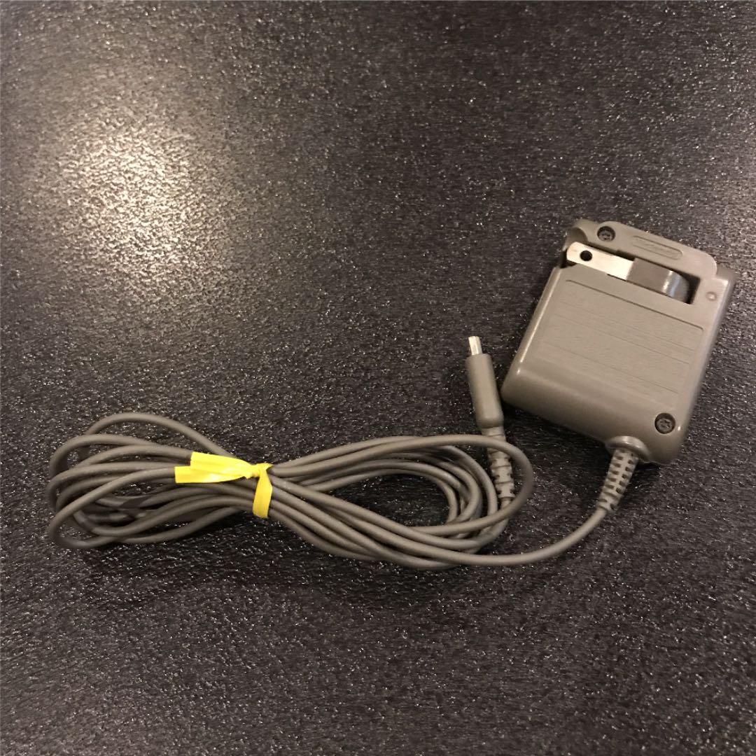 【中古品】NINTENDO DS lite 充電ケーブル付き