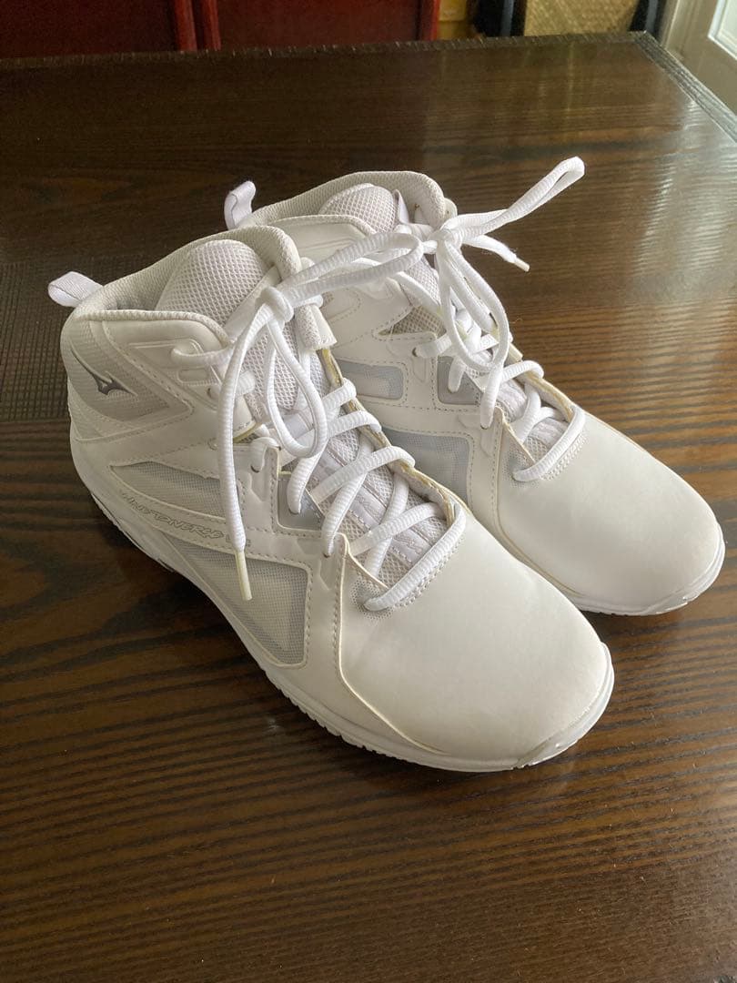 Mizuno ホワイト ハイカット トレーニングシューズ２４.5cm