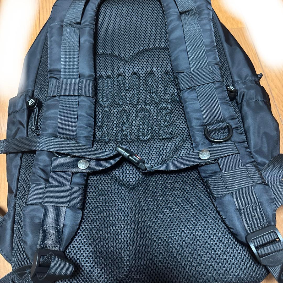 HUMAN MADE ブラック バックパック カラビナ付き