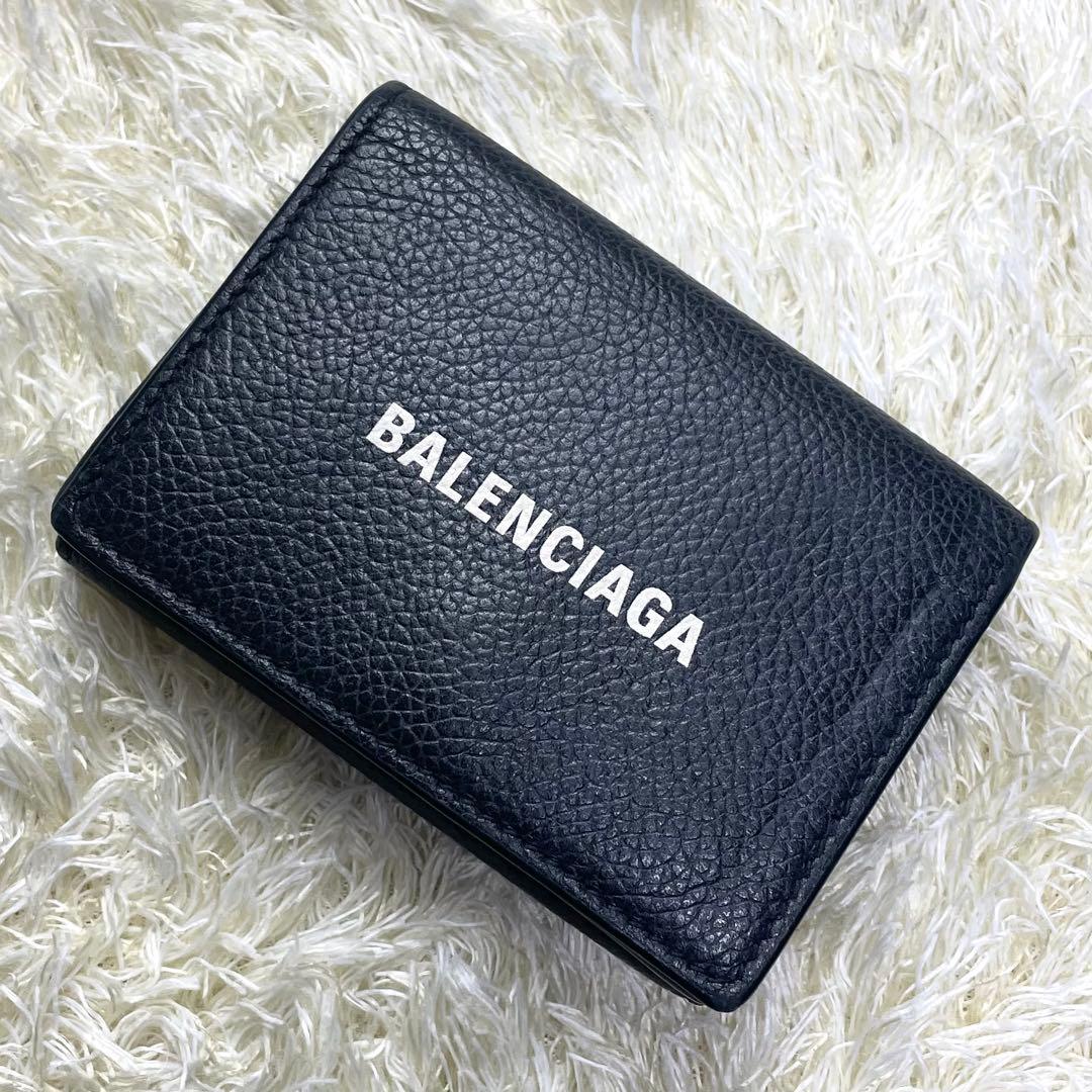 バレンシアガ エブリデイ 三つ折り財布 コンパクト シボ皮 ブラック