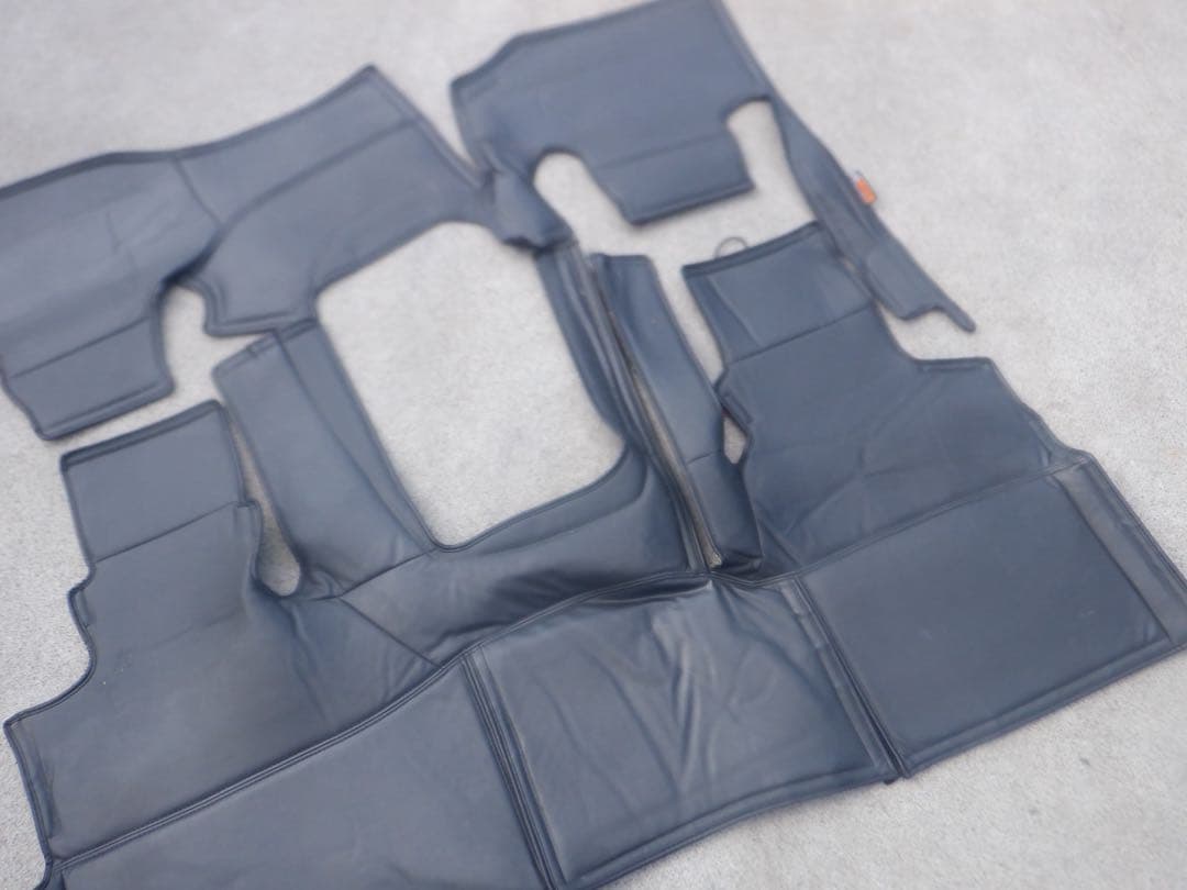 ユーアイビークル 200 ハイエース エンジンルームカバー エンジンカバーマット