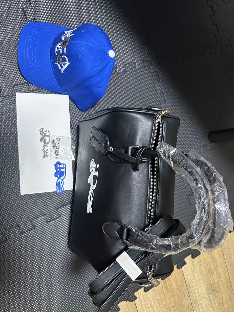 iDeaswamボストンバッグ黒 noremidケンタウロス着用