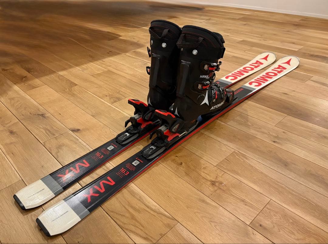 【送料込】ATOMIC スキー板とATOMIC ブーツのセット。