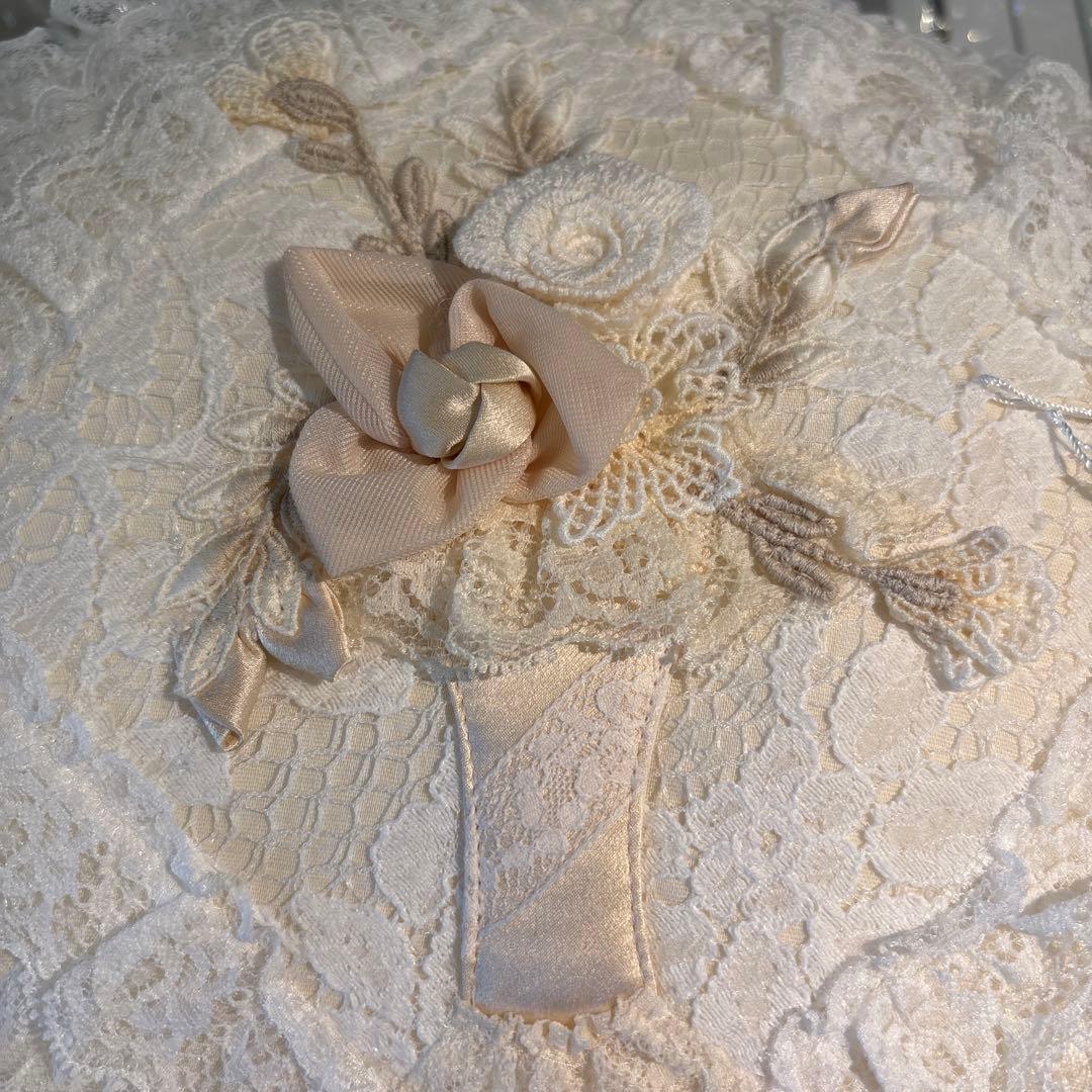 さえら　ヒスクローネレース装飾クッション