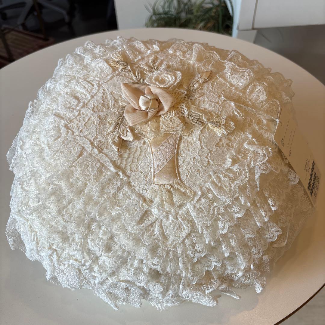 さえら　ヒスクローネレース装飾クッション