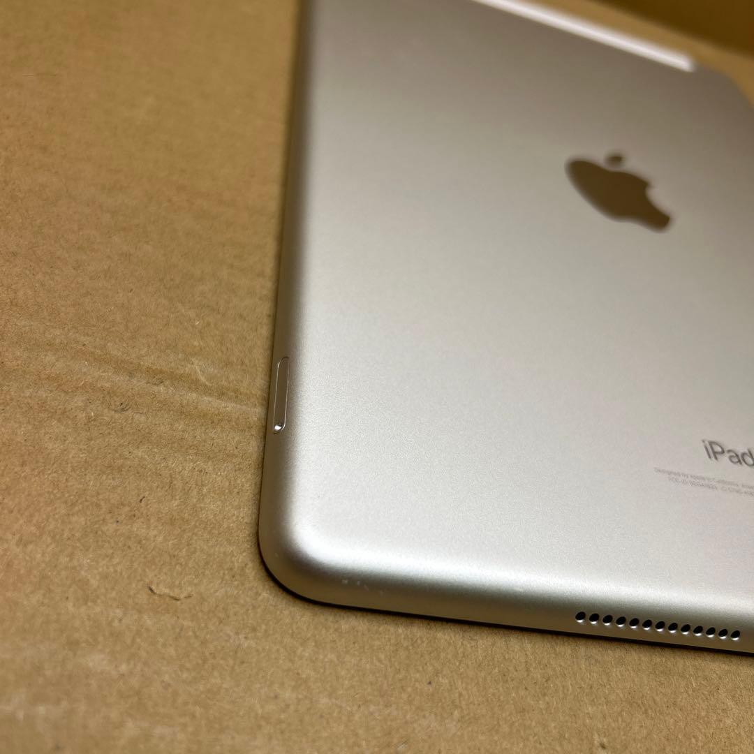 Apple iPad (第５世代) Wi-Fi+Cellular 128GB