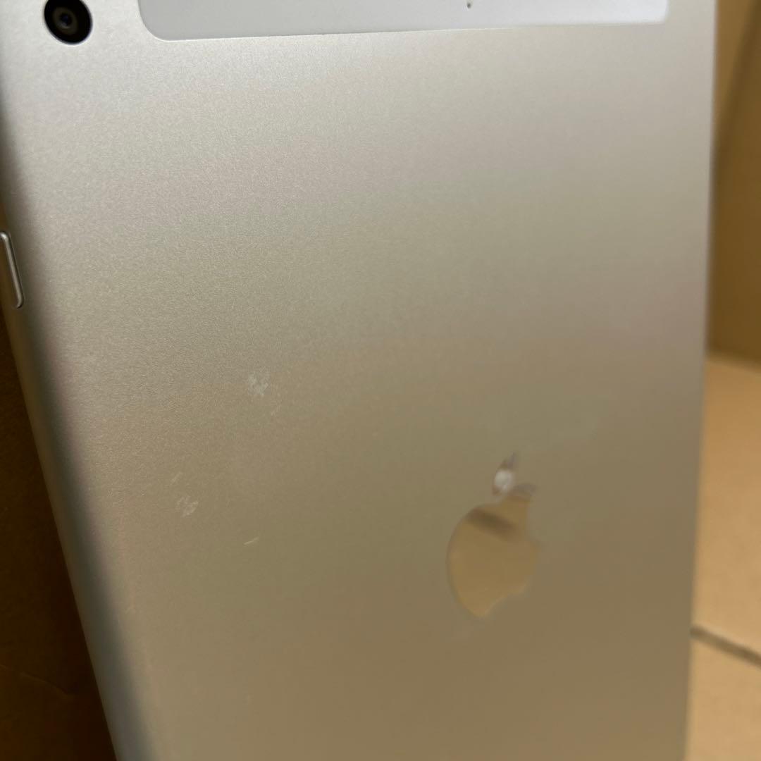 Apple iPad (第５世代) Wi-Fi+Cellular 128GB