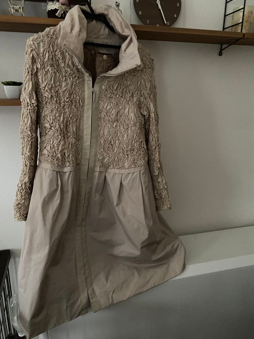 ヒロコビス　刺繍デザイン ベージュ ロングコート