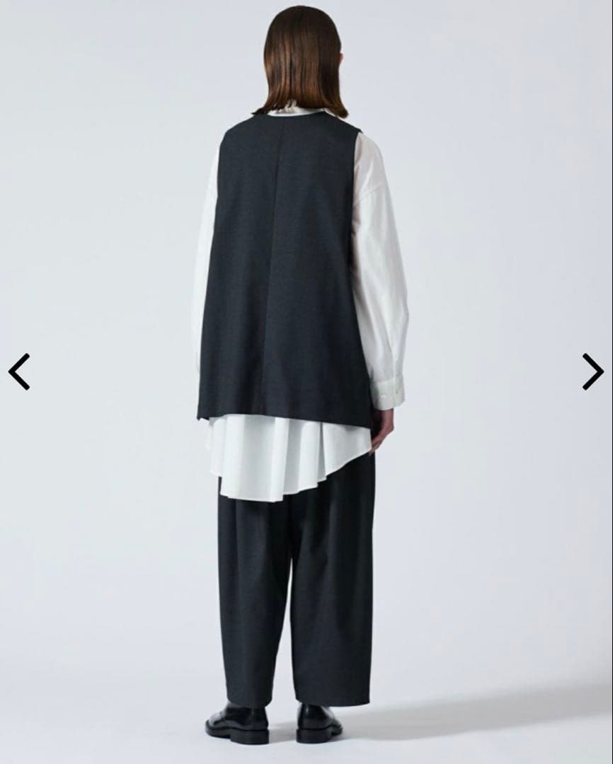 mizuiro ind ディープVネックワイドベスト ブラック