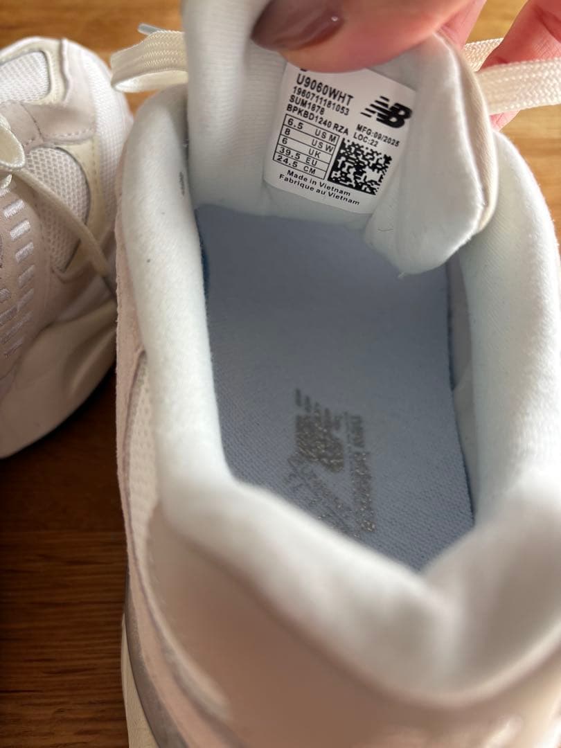 “OFF”ニューバランス 9060 wht ブラック 2点