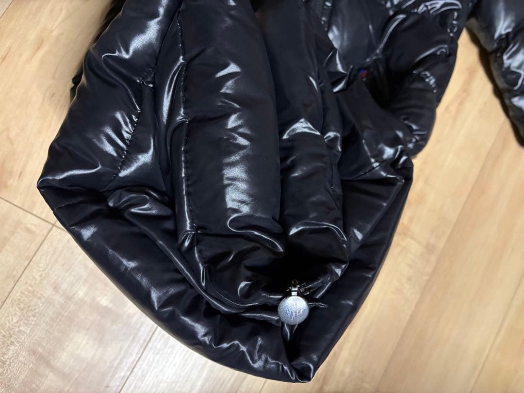 【値下げ】モンクレール　ロングダウン　フードボタン１つ紛失　ブラック　黒　モカ