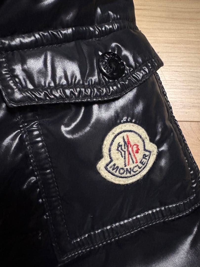 【値下げ】モンクレール　ロングダウン　フードボタン１つ紛失　ブラック　黒　モカ