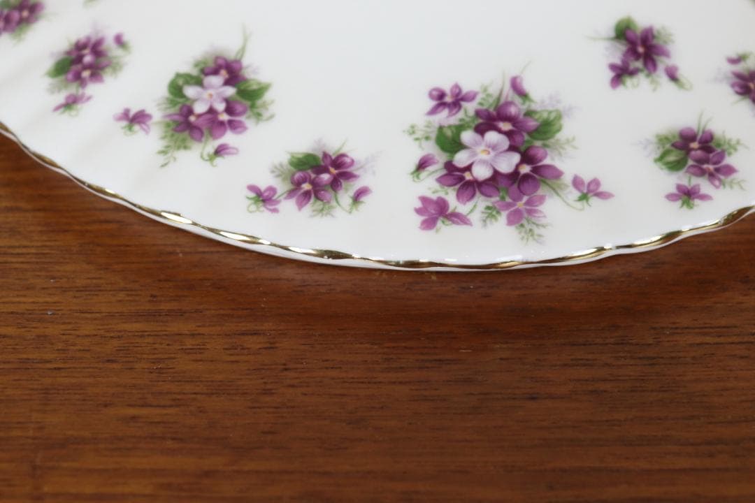 お値下げ　ロイヤルアルバート　スウィートバイオレット　チュリーン　蓋付ボウル