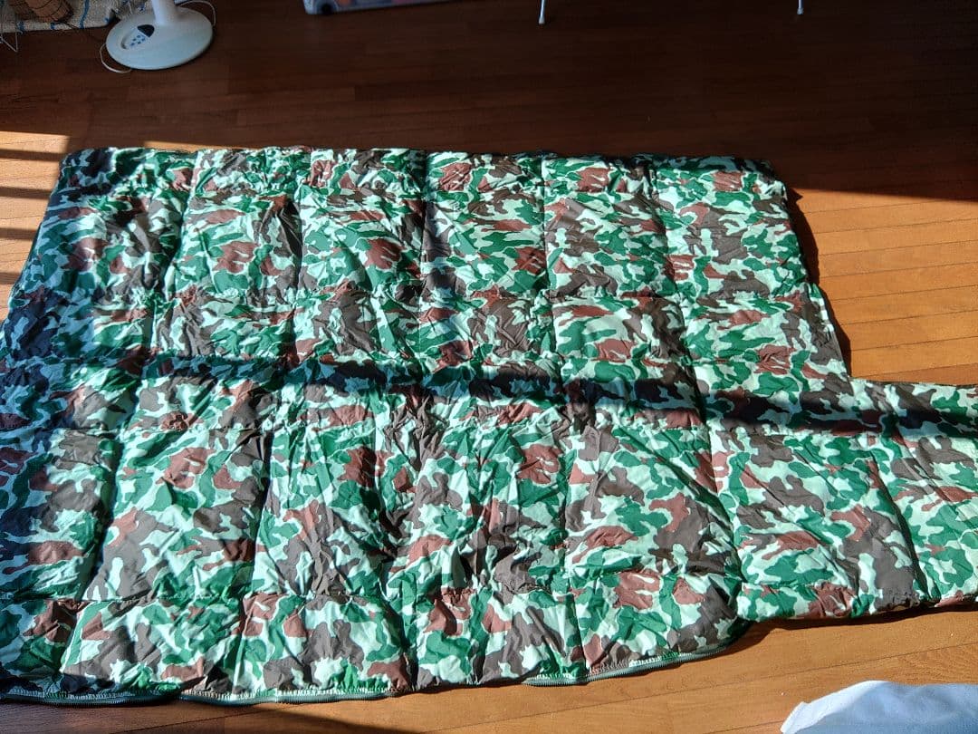 リバーシブル迷彩柄 寝袋 150cm x 230cm