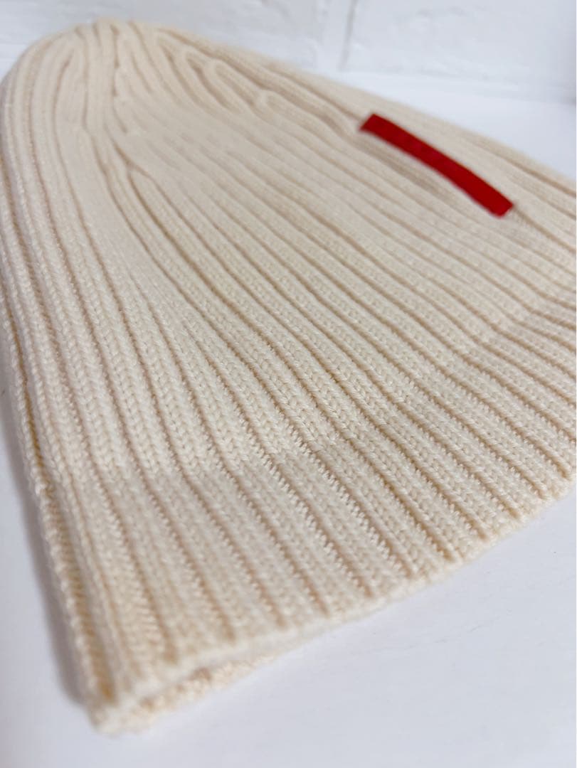 プラダ　PRADA ニット帽　キナリ　無地　ウール100% 男女兼用