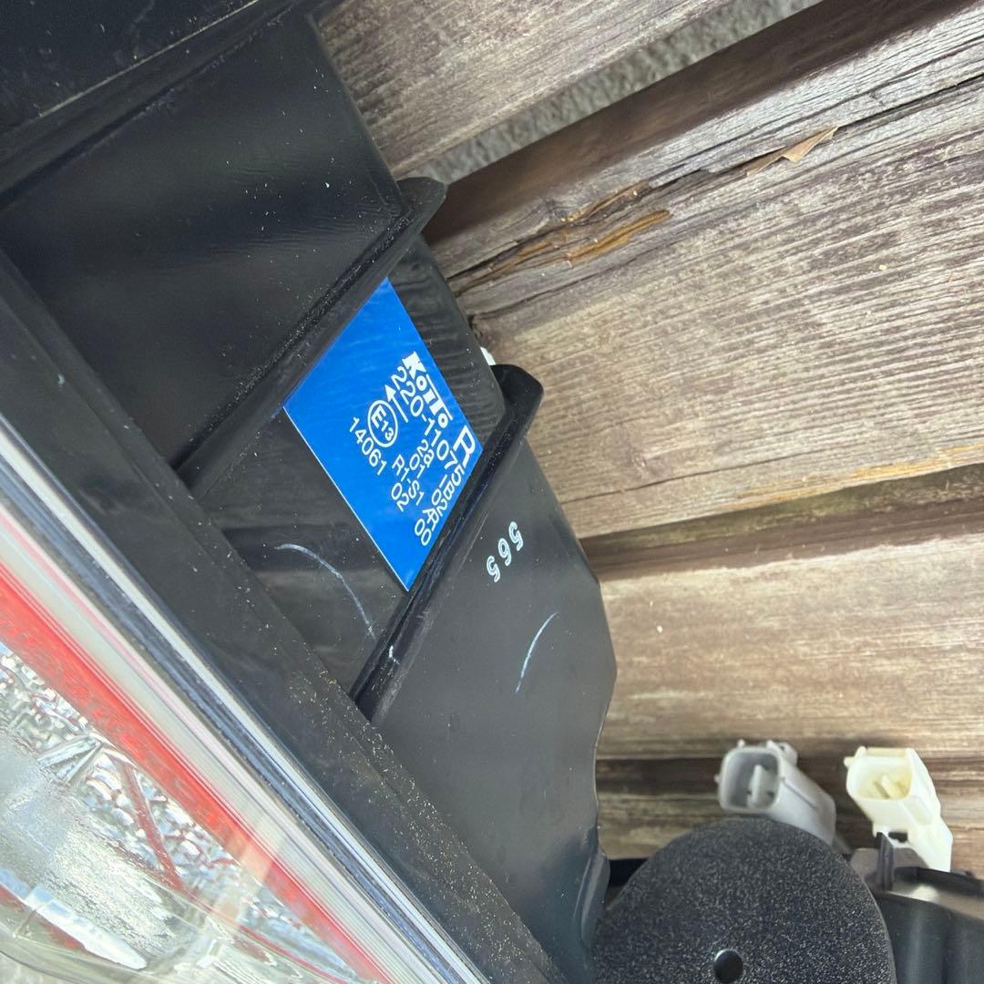 小糸製　LEDテール 左右 コイト ノーマルターン