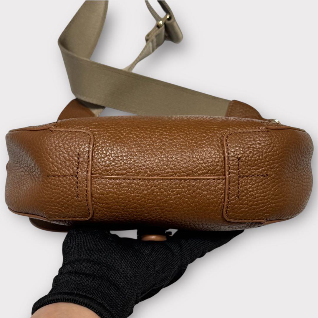 極美品✨FURLA フルラ　ウラニア　ショルダーバッグ　斜めがけ　レザー