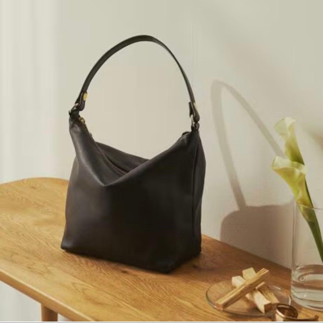 russet ラシット　ソフトレザーシンプルショルダーバッグ