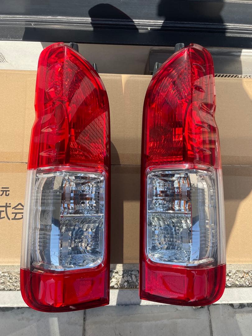 ハイエース200系　テールランプセット
