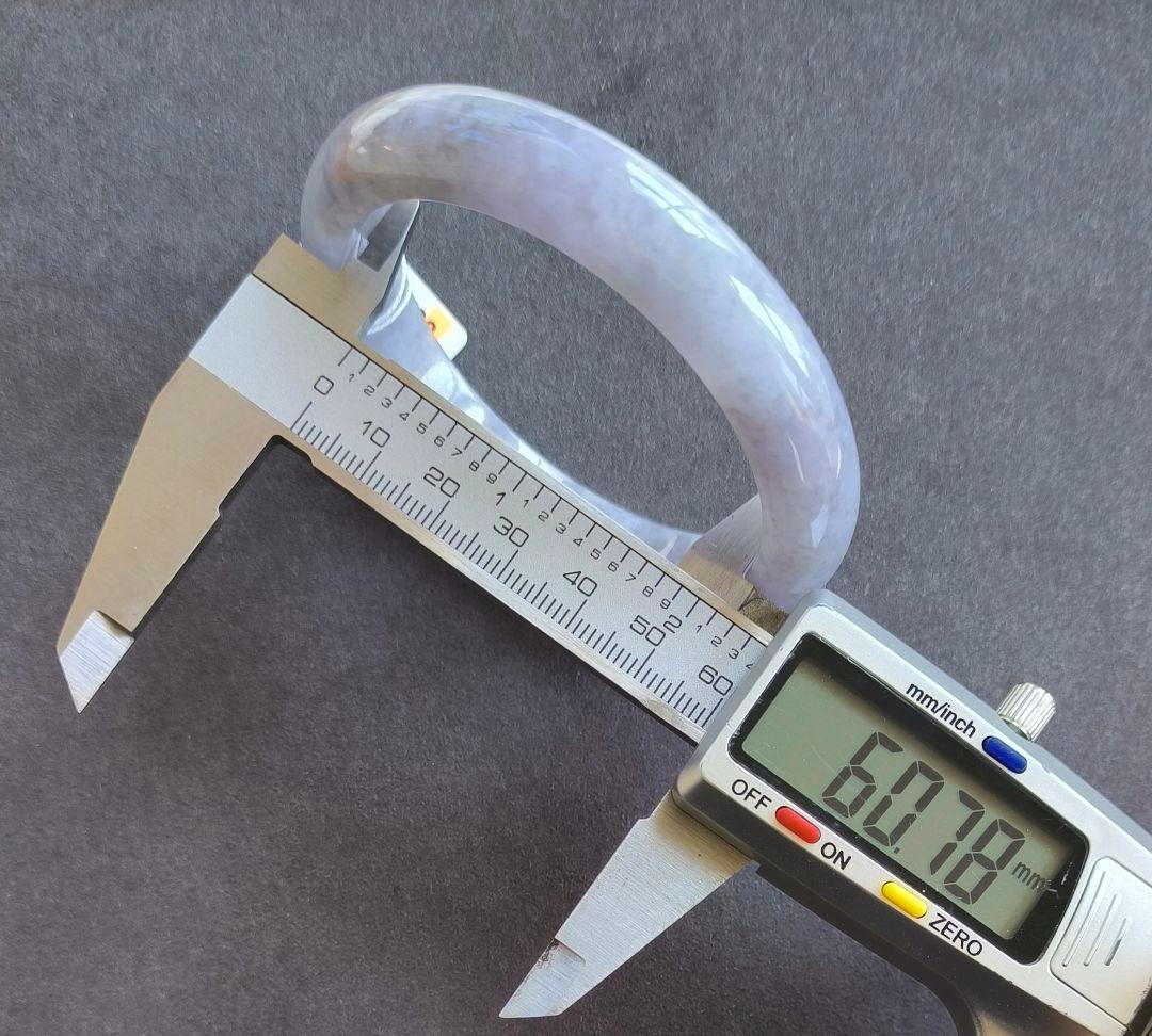 【日本鑑別書付】ミャンマー産ラベンダー本翡翠のバングル（内径61ミリ弱）5793