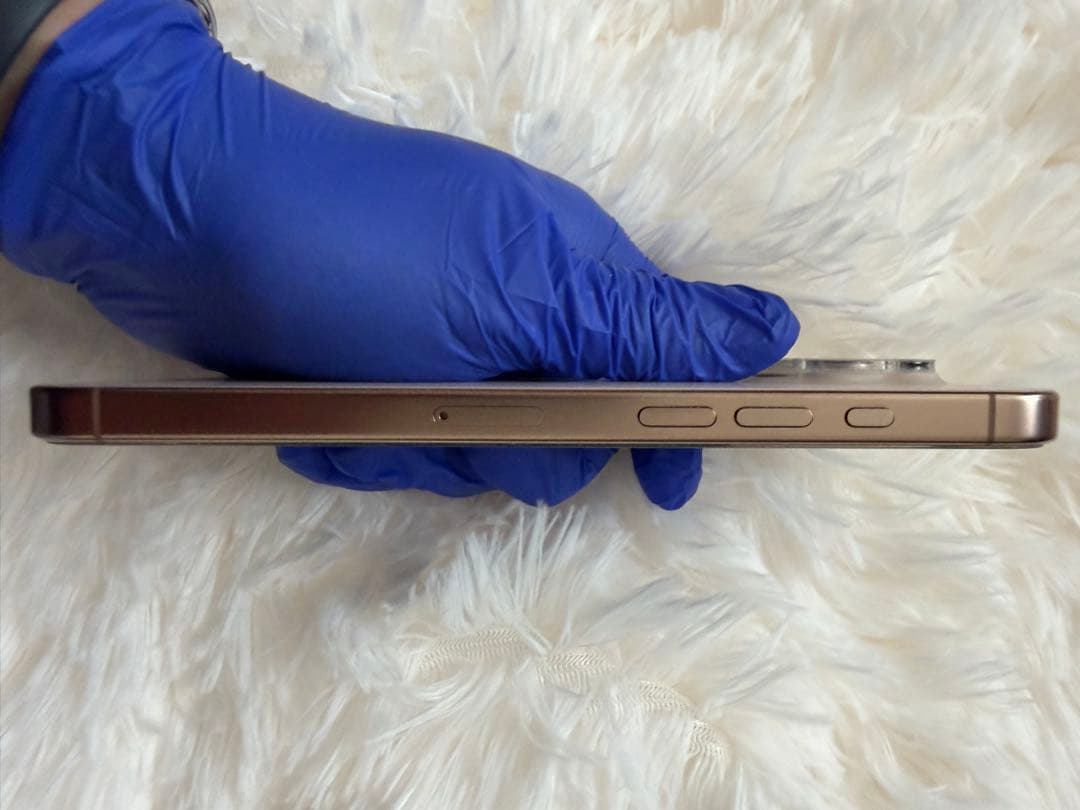 超美品　iPhone16 Pro Max 256GB デザートチタニウム