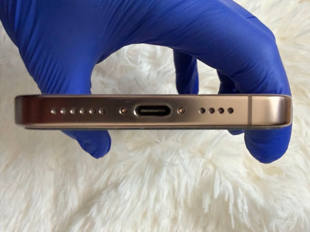 超美品　iPhone16 Pro Max 256GB デザートチタニウム