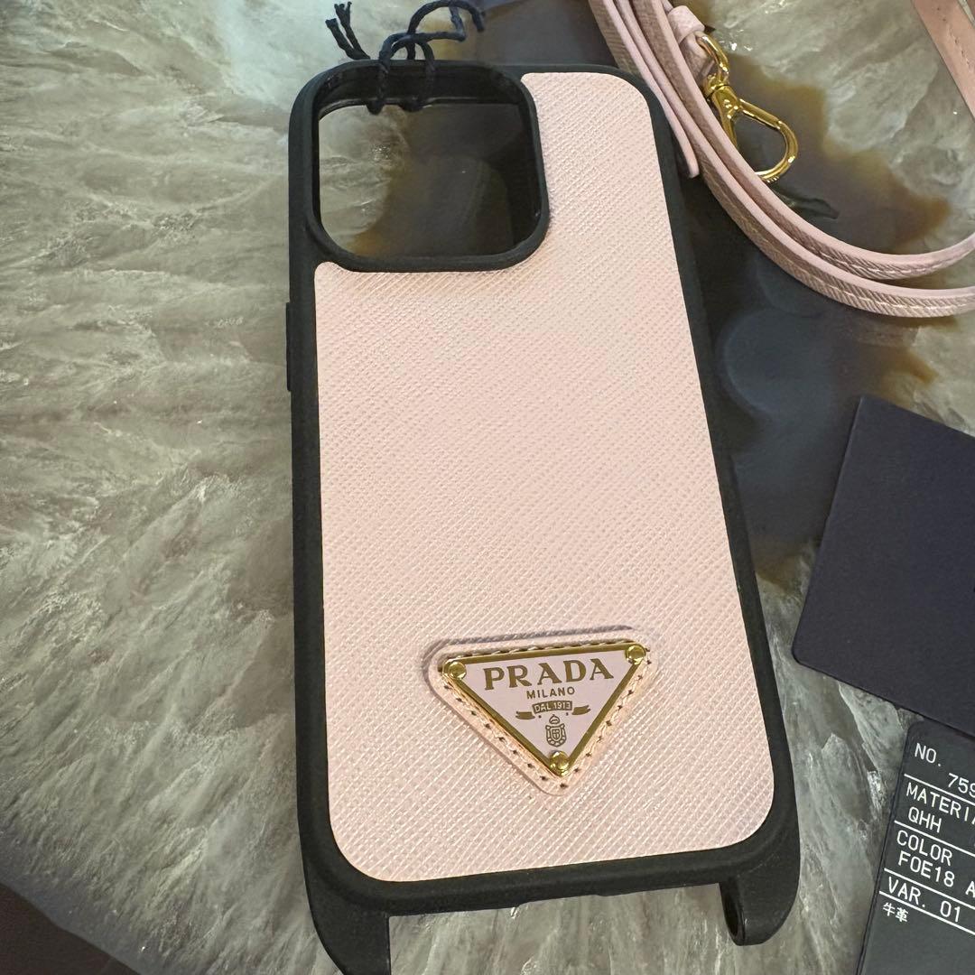 【新品】プラダ iPhone15pro 三角プレート ショルダー スマホケース