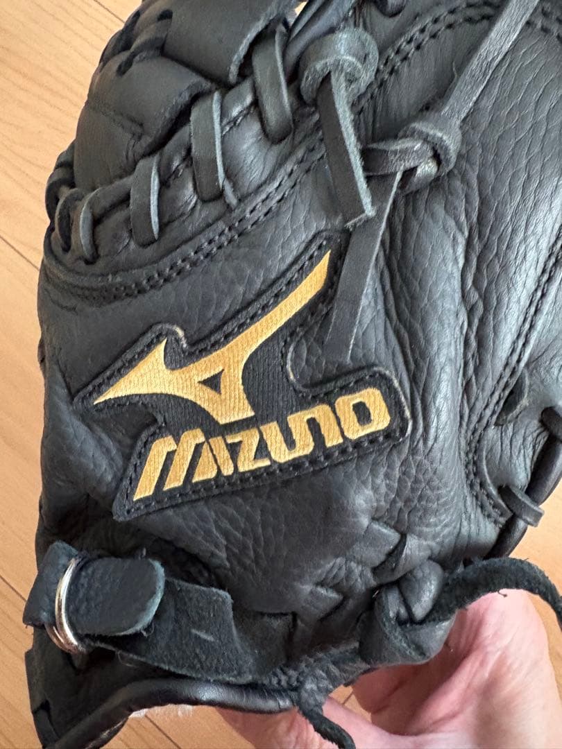 黒PUレザー軟式グローブ子供用とミズノキャッチャーミット本革製大人用ほぼ未使用品