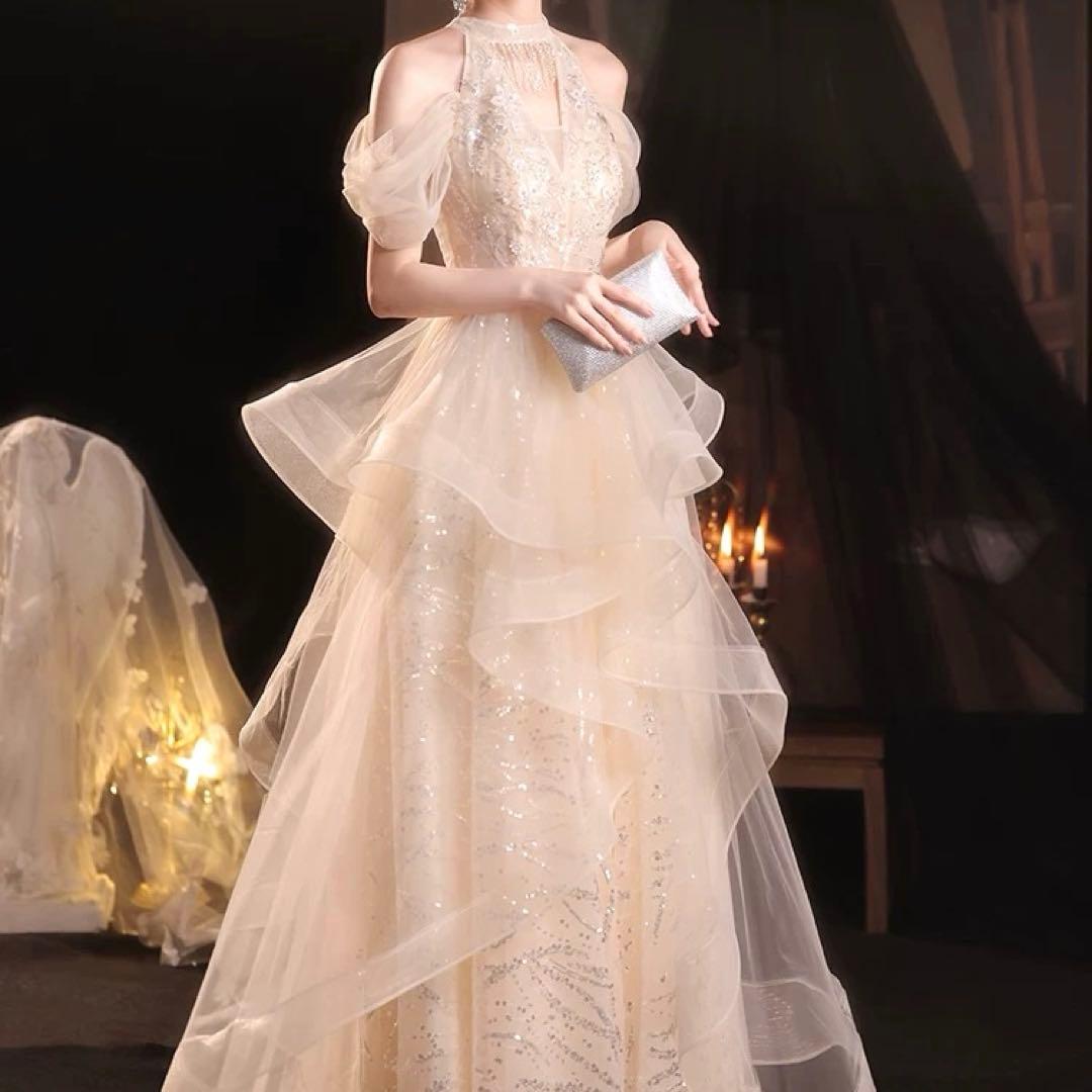 お花のデザインが可愛い フリルスカートのイブニングドレス