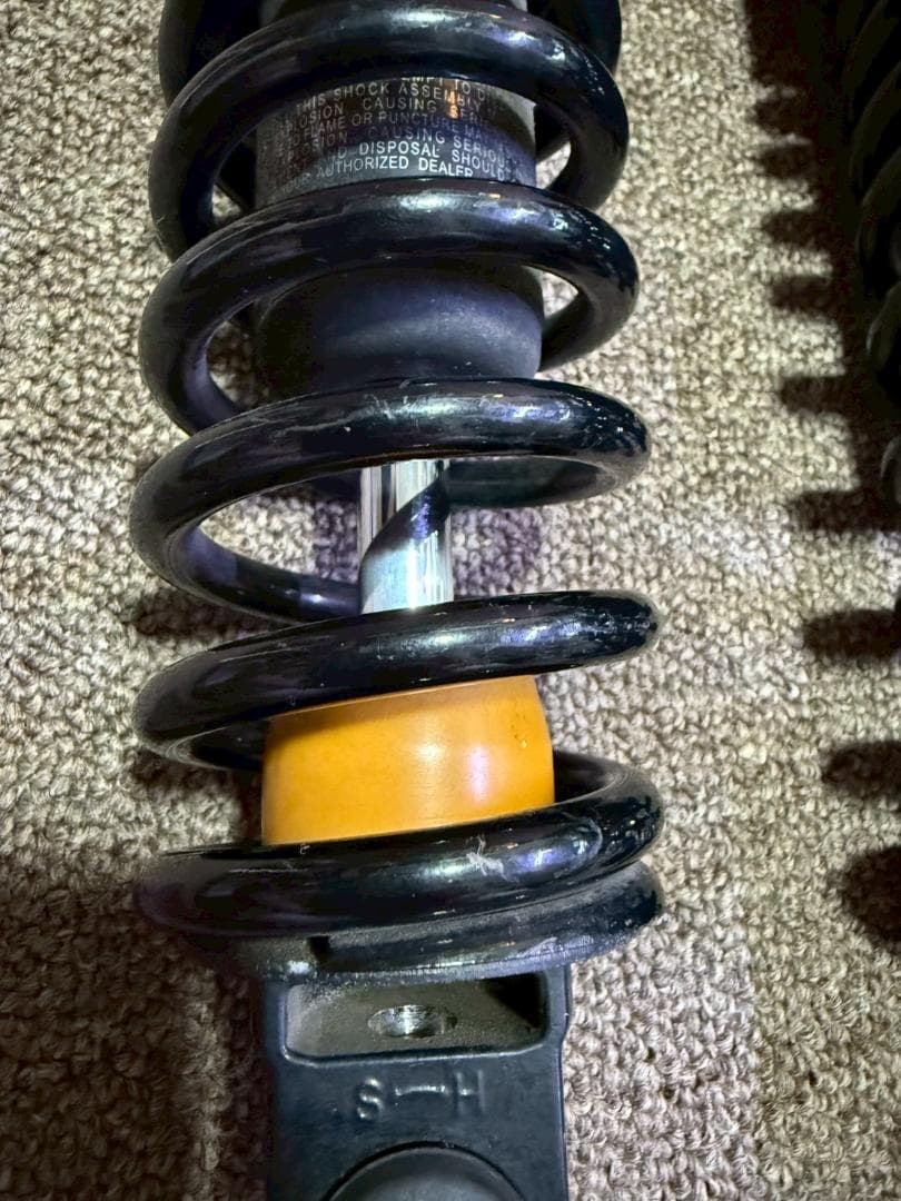 ハーレー純正　FXDB　サス　ショック　ダイナ