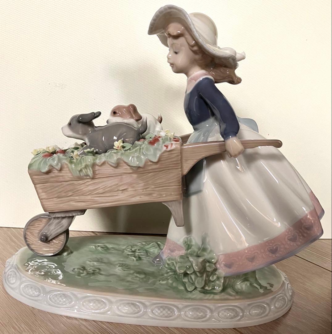 ⭐️新品⭐️リヤドロ 5460 乗せてあげる 犬 花 女の子 陶器 正規箱付