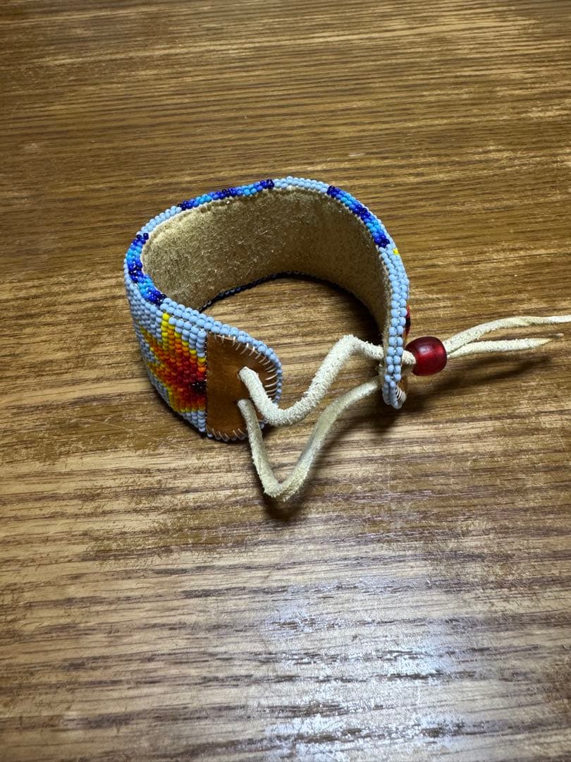 ネイティブアメリカン ラコタ オグララ（スー族）ビーズ ブレスレット ウォッチ