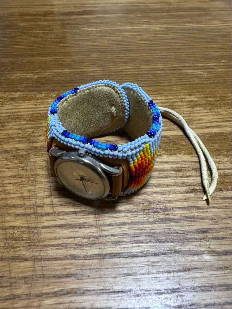 ネイティブアメリカン ラコタ オグララ（スー族）ビーズ ブレスレット ウォッチ